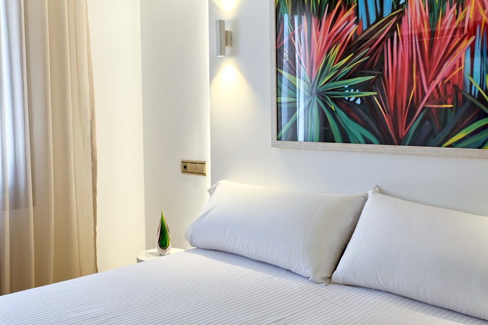 4 bedrooms en suite, wifi, netflix, bbq, private pool, beautiful mountain views