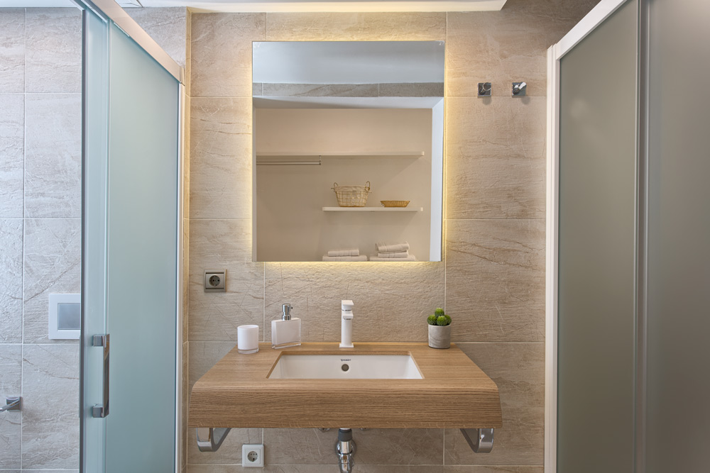 4 bedrooms en suite, wifi, netflix, bbq, private pool, beautiful mountain views