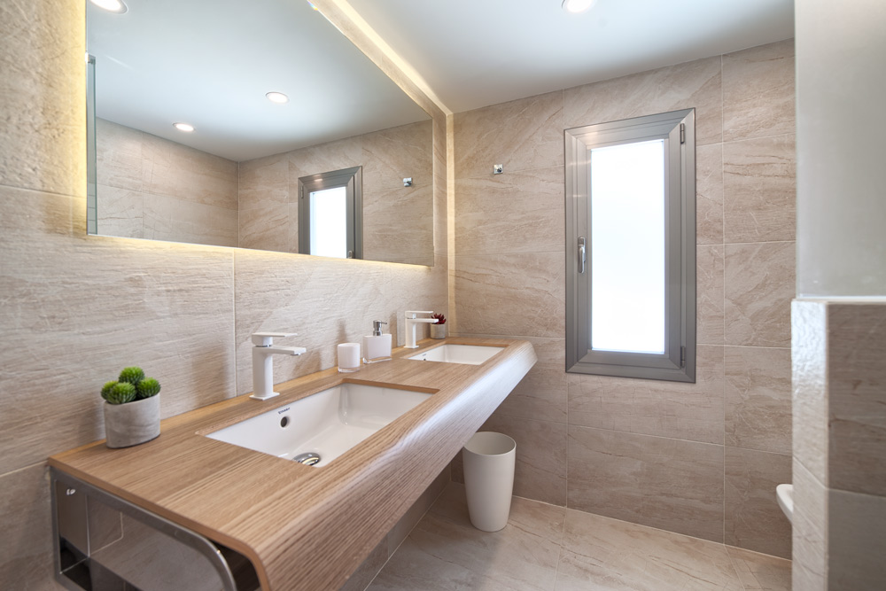 4 bedrooms en suite, wifi, netflix, bbq, private pool, beautiful mountain views