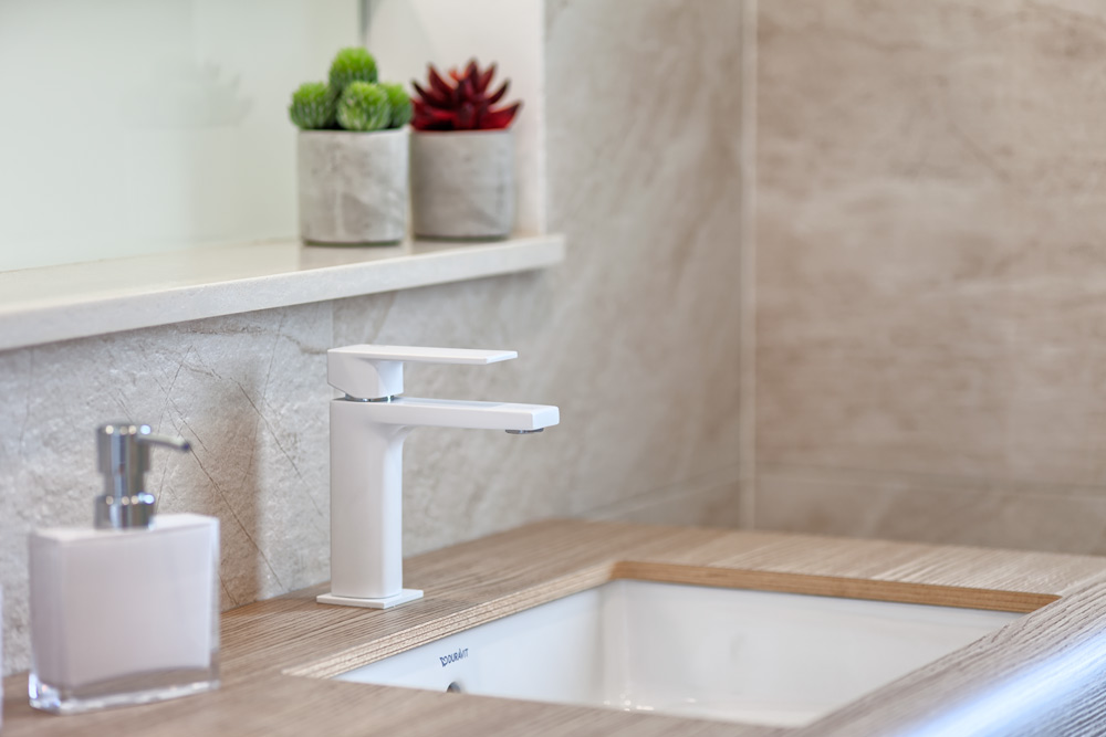 4 bedrooms en suite, wifi, netflix, bbq, private pool, beautiful mountain views