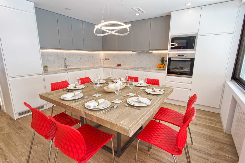 4 bedrooms en suite, wifi, netflix, bbq, private pool, beautiful mountain views