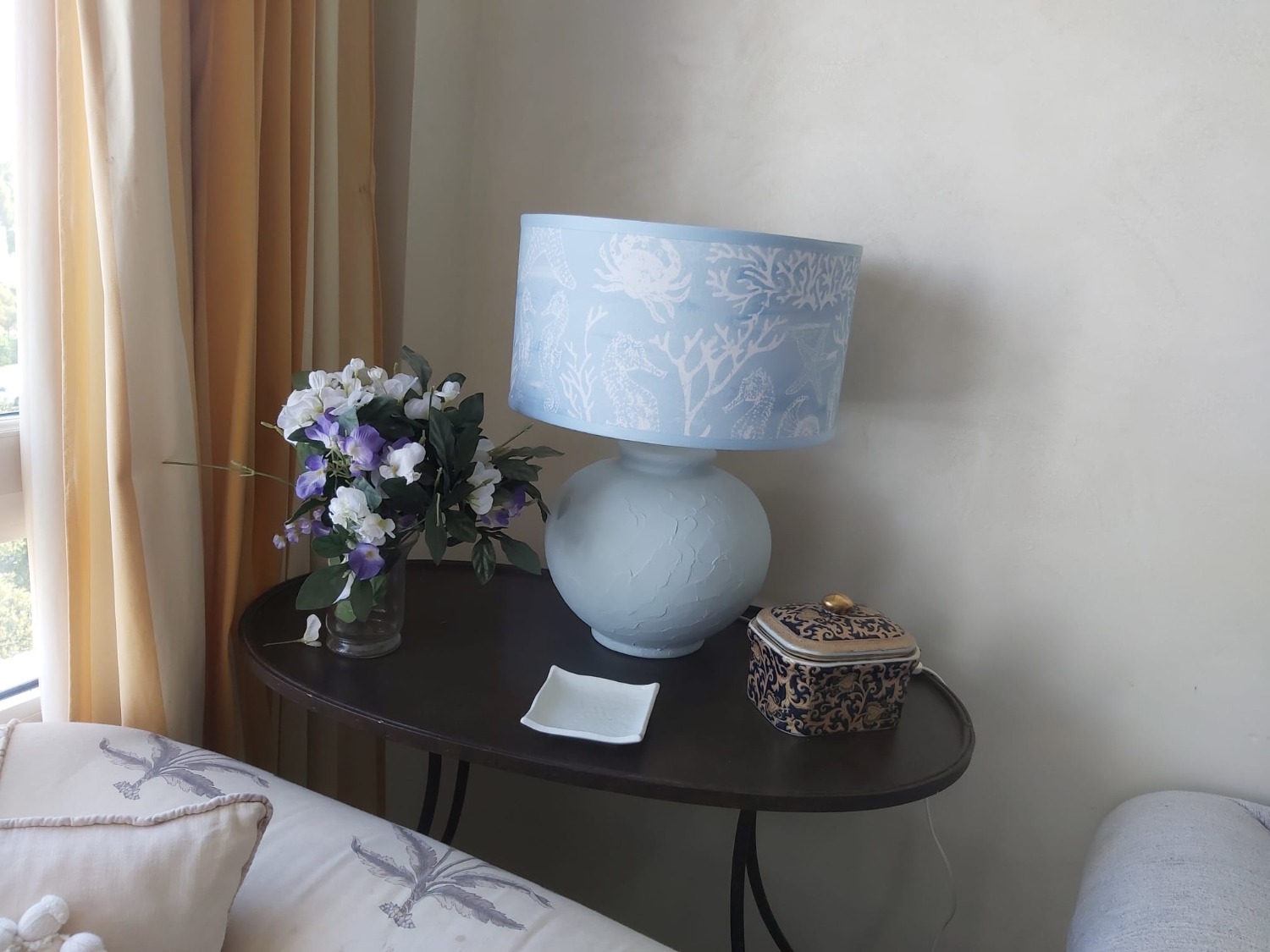 Holidays on the beachfront, Puerto Banus. They are 3 bedrooms and enjoys security 24 hrs.