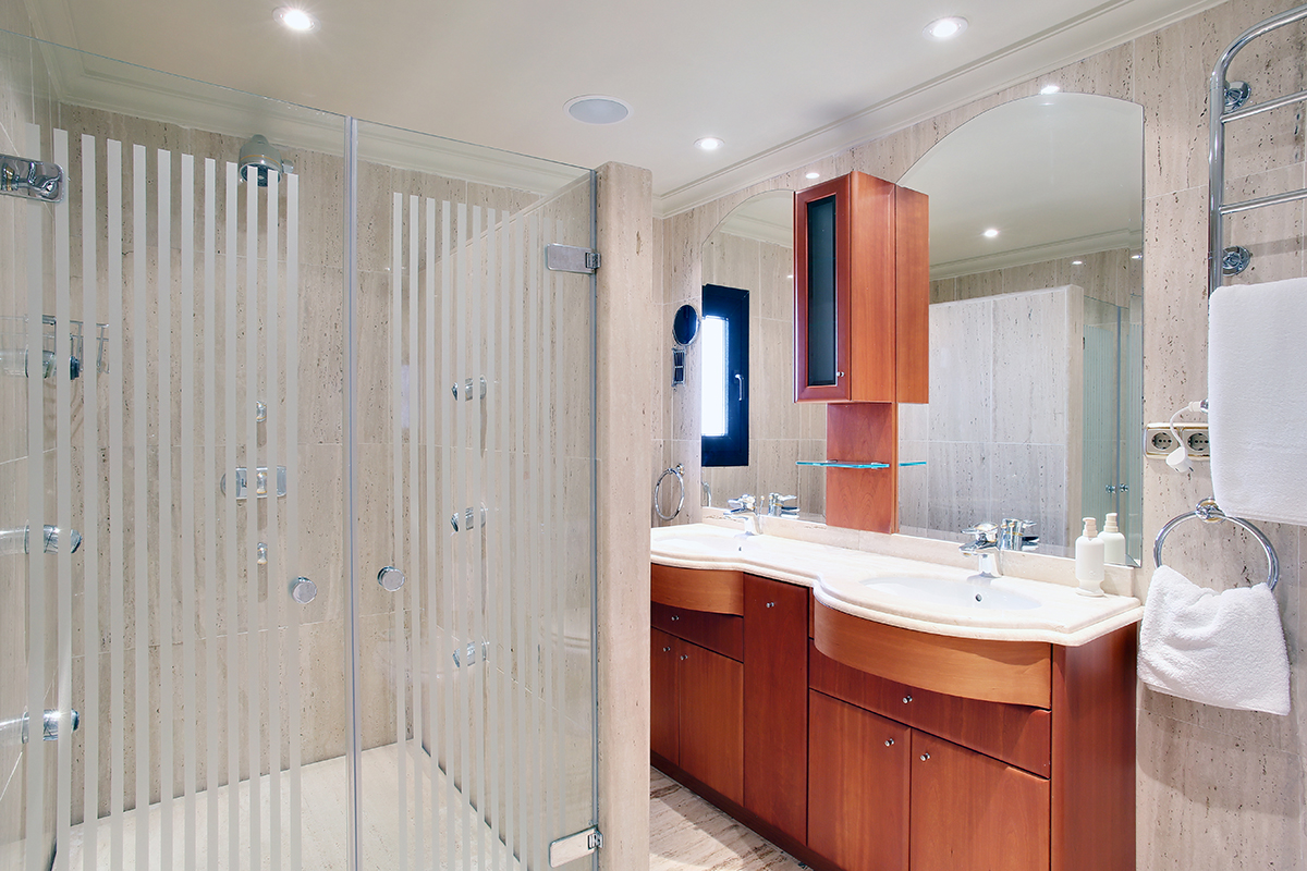 Two Bedrooms Ground floor apartment in Playa del Duque, Puerto Banus