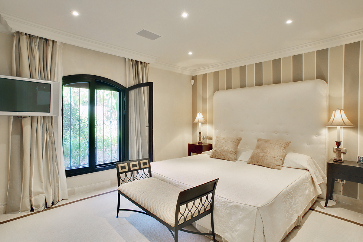 Two Bedrooms Ground floor apartment in Playa del Duque, Puerto Banus