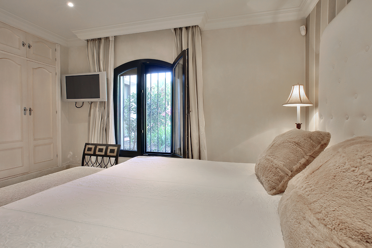 Two Bedrooms Ground floor apartment in Playa del Duque, Puerto Banus