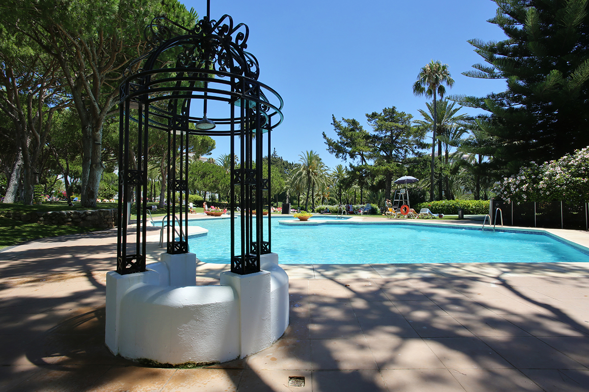 Two Bedrooms Ground floor apartment in Playa del Duque, Puerto Banus