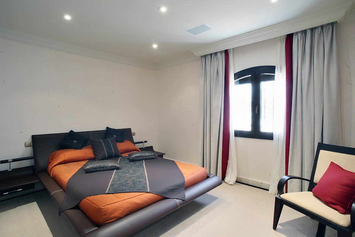 Two Bedrooms Ground floor apartment in Playa del Duque, Puerto Banus