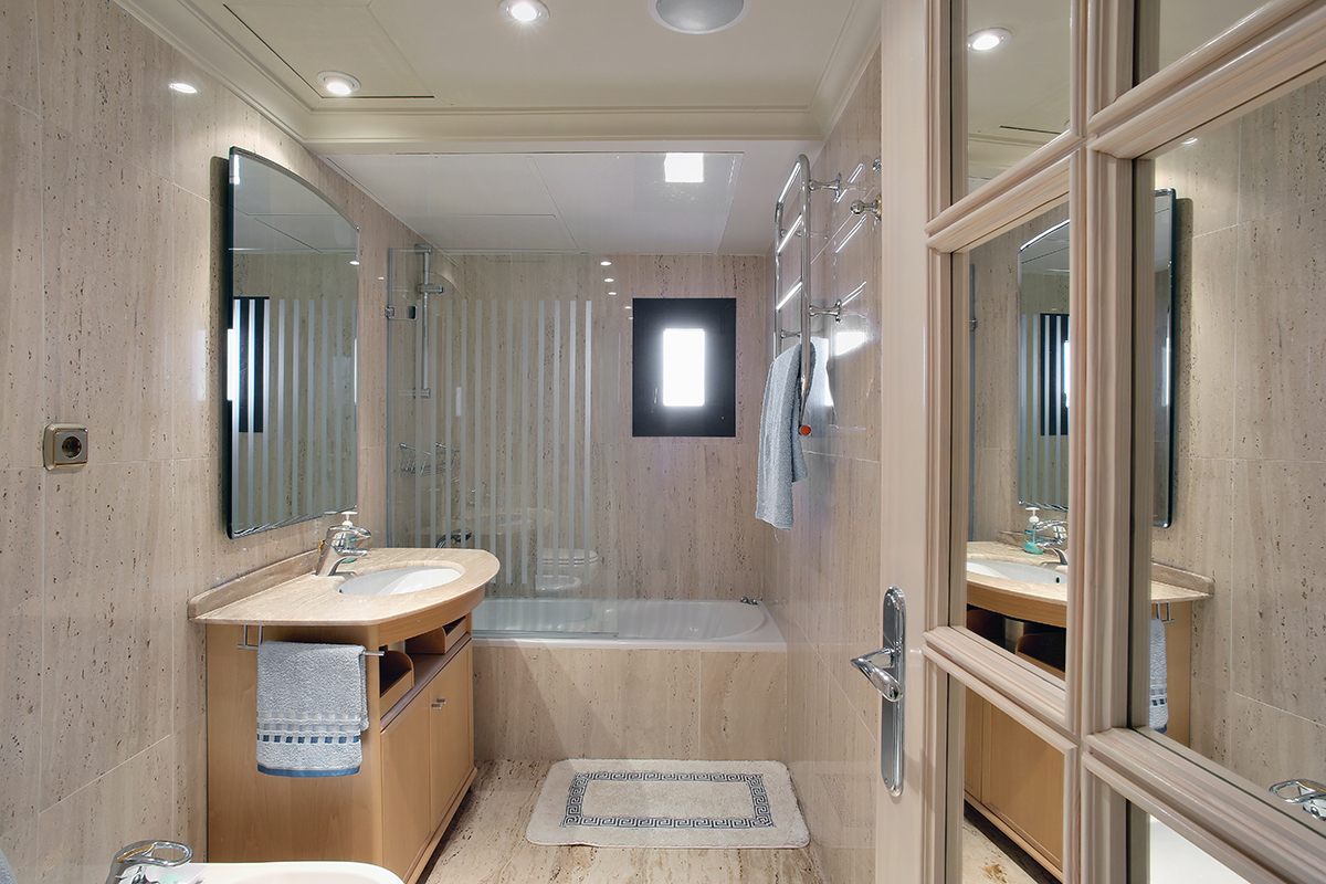 Two Bedrooms Ground floor apartment in Playa del Duque, Puerto Banus