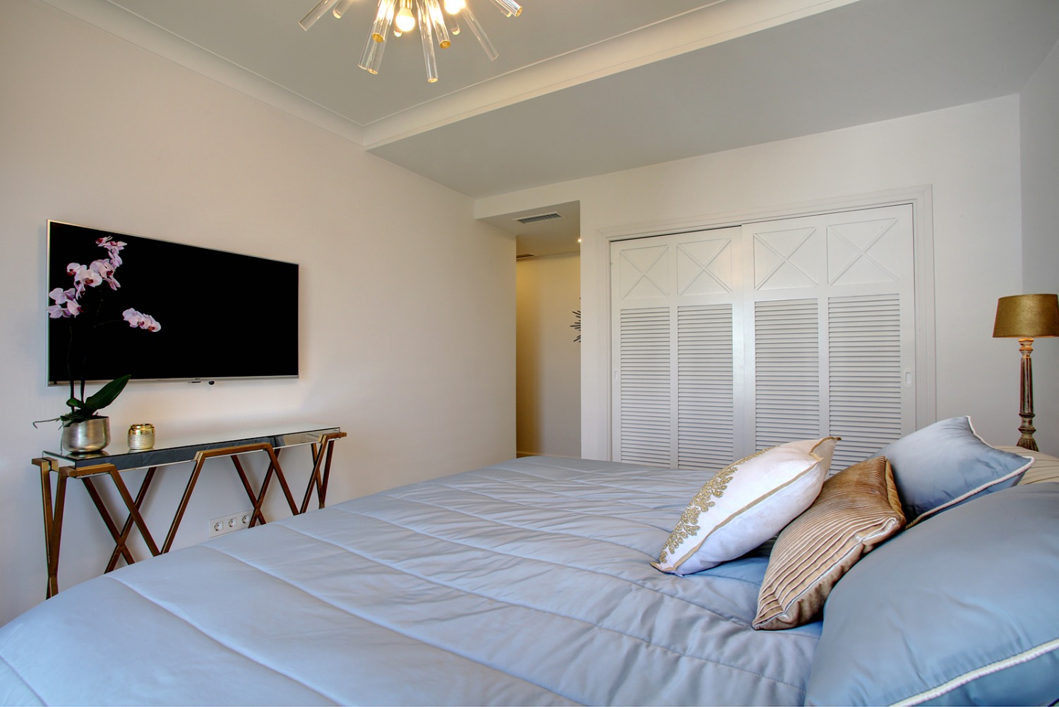 Playas del Duque 3 bedrooms Apartment, plus staff bedroom