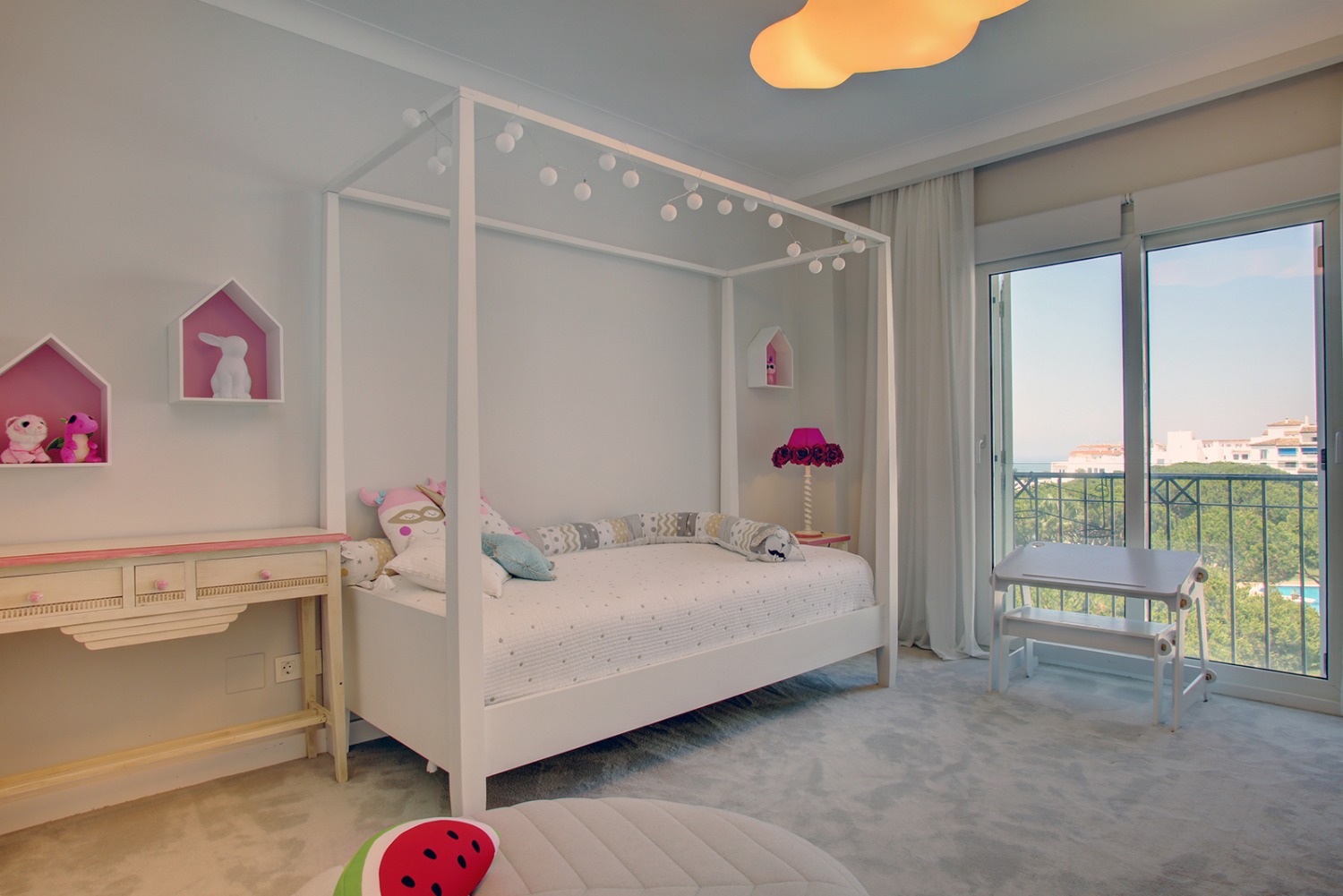 Playas del Duque 3 bedrooms Apartment, plus staff bedroom