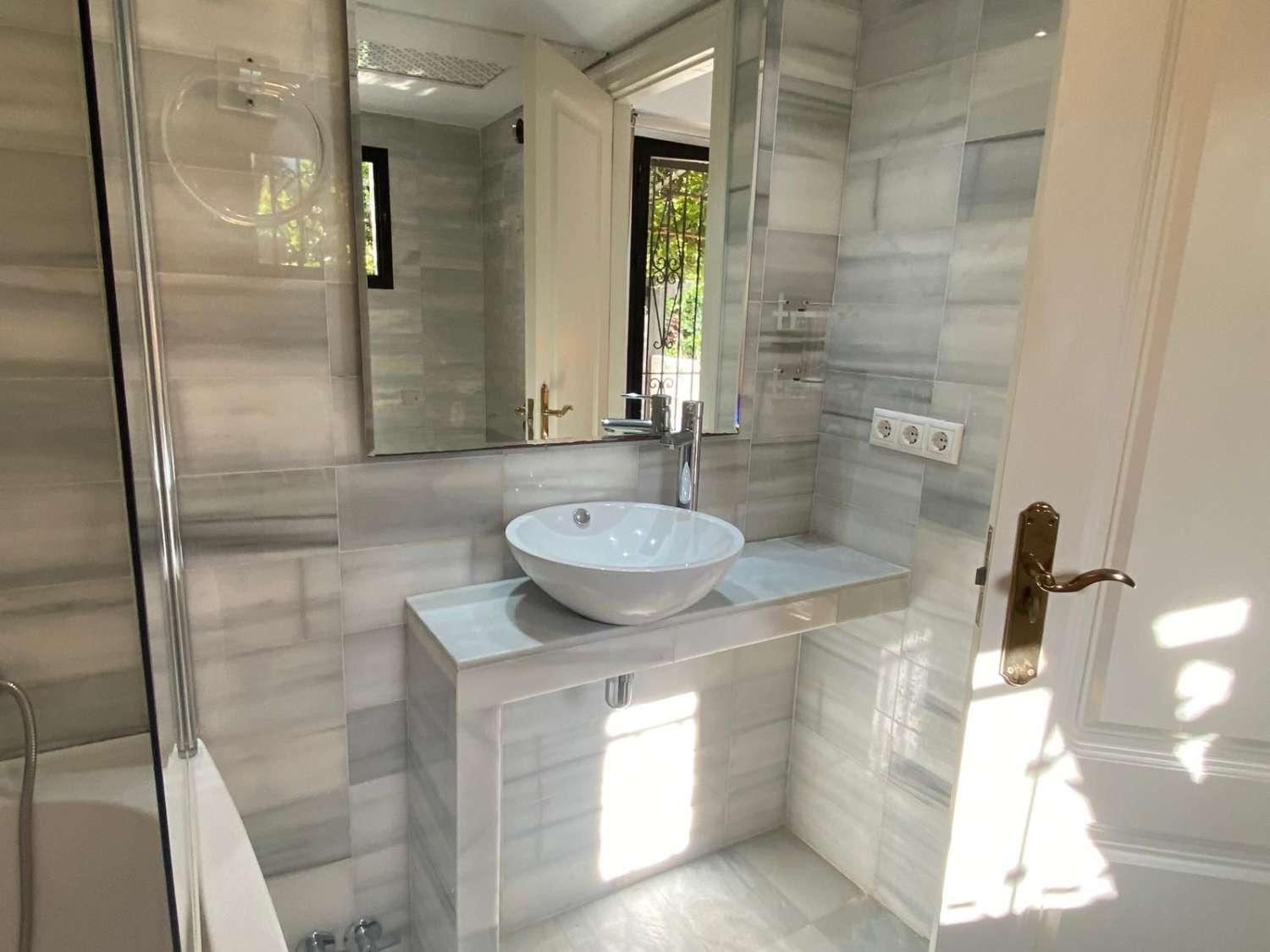 Appartement avec jardin privé. Location à long terme. Puerto Banús, Marbella.