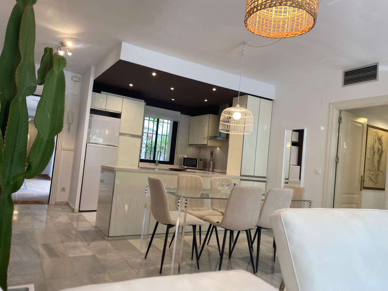 Appartement avec jardin privé. Location à long terme. Puerto Banús, Marbella.