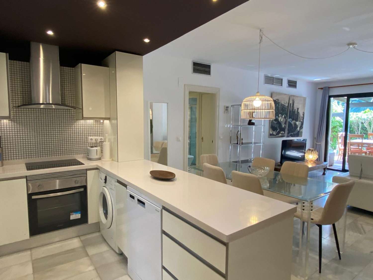 Appartement avec jardin privé. Location à long terme. Puerto Banús, Marbella.