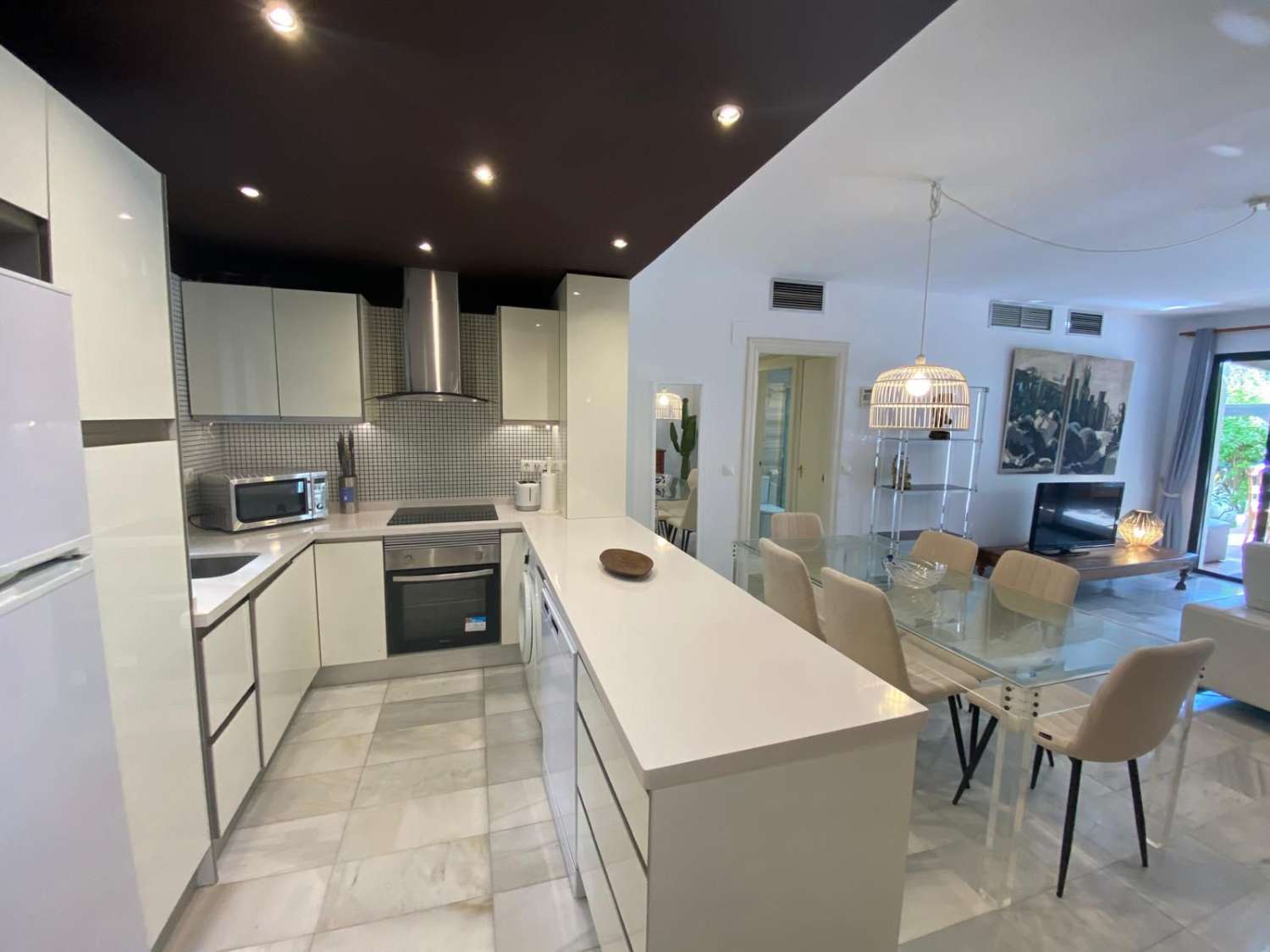 Appartement avec jardin privé. Location à long terme. Puerto Banús, Marbella.