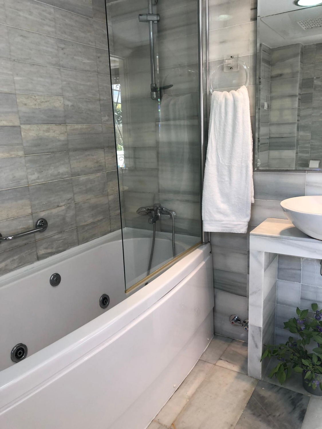 Appartement avec jardin privé. Location à long terme. Puerto Banús, Marbella.