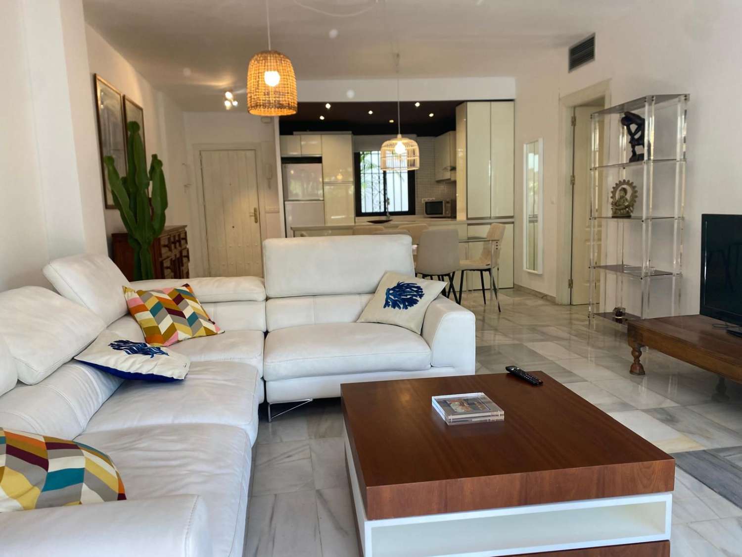 Appartement avec jardin privé. Location à long terme. Puerto Banús, Marbella.