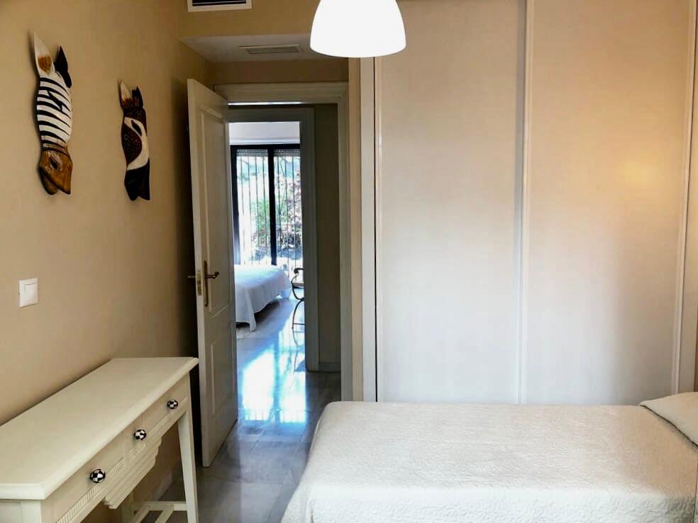 Appartement avec jardin privé. Location à long terme. Puerto Banús, Marbella.