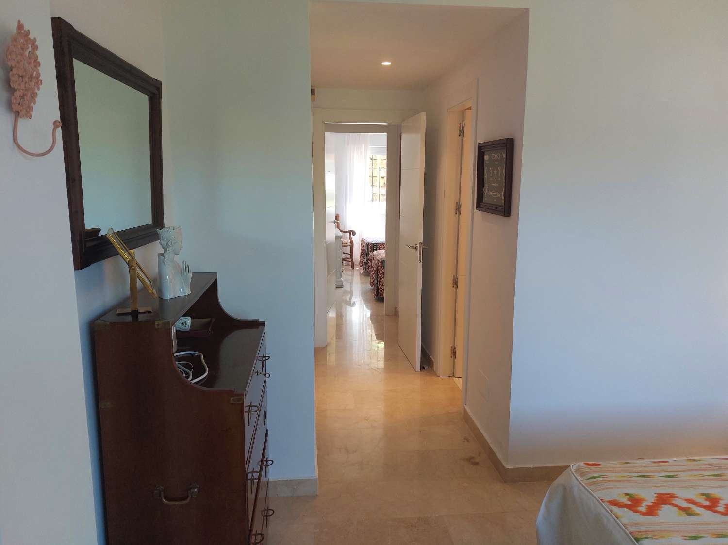 Meravellós apartament enjardinat en una tranquil·la i de luxe comunitat tancada a La Quinta.