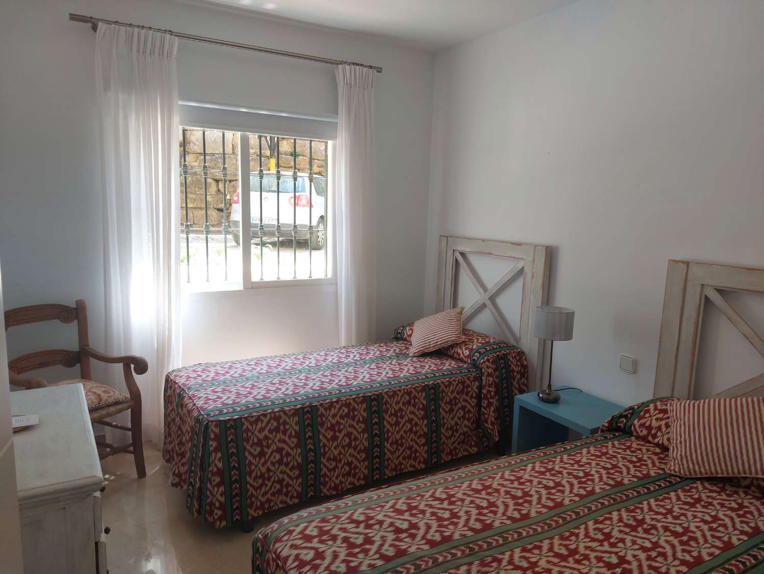 Meravellós apartament enjardinat en una tranquil·la i de luxe comunitat tancada a La Quinta.