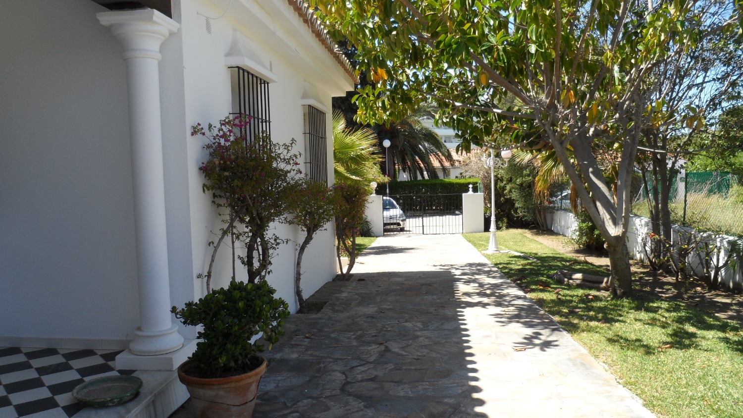 Onafhankelijke villa in de buurt van golfbanen, Guadalmina
