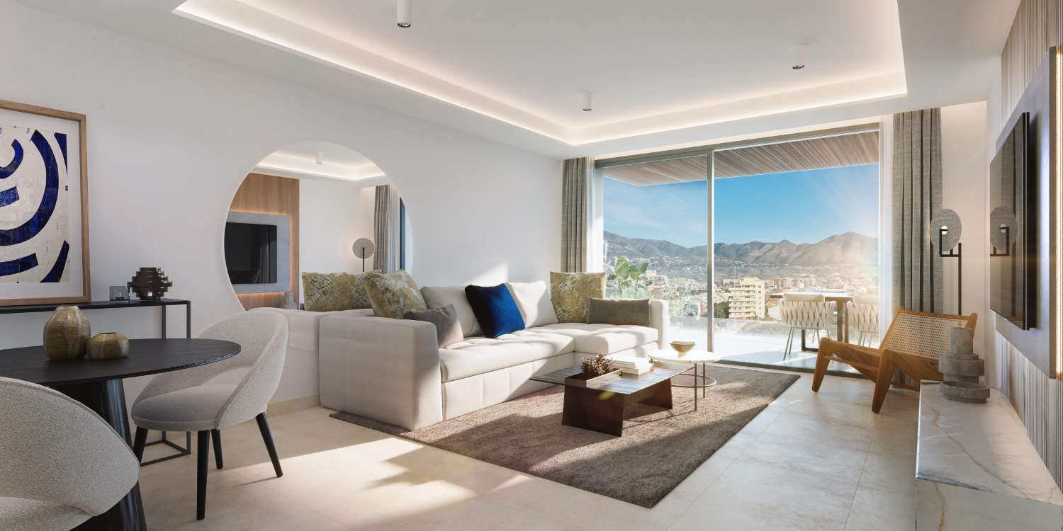 Se vende, apartamento con jardín en Fuengirola, Málaga. A tan solo 100 metros andando del mar.  Entrega en abril de 2024.