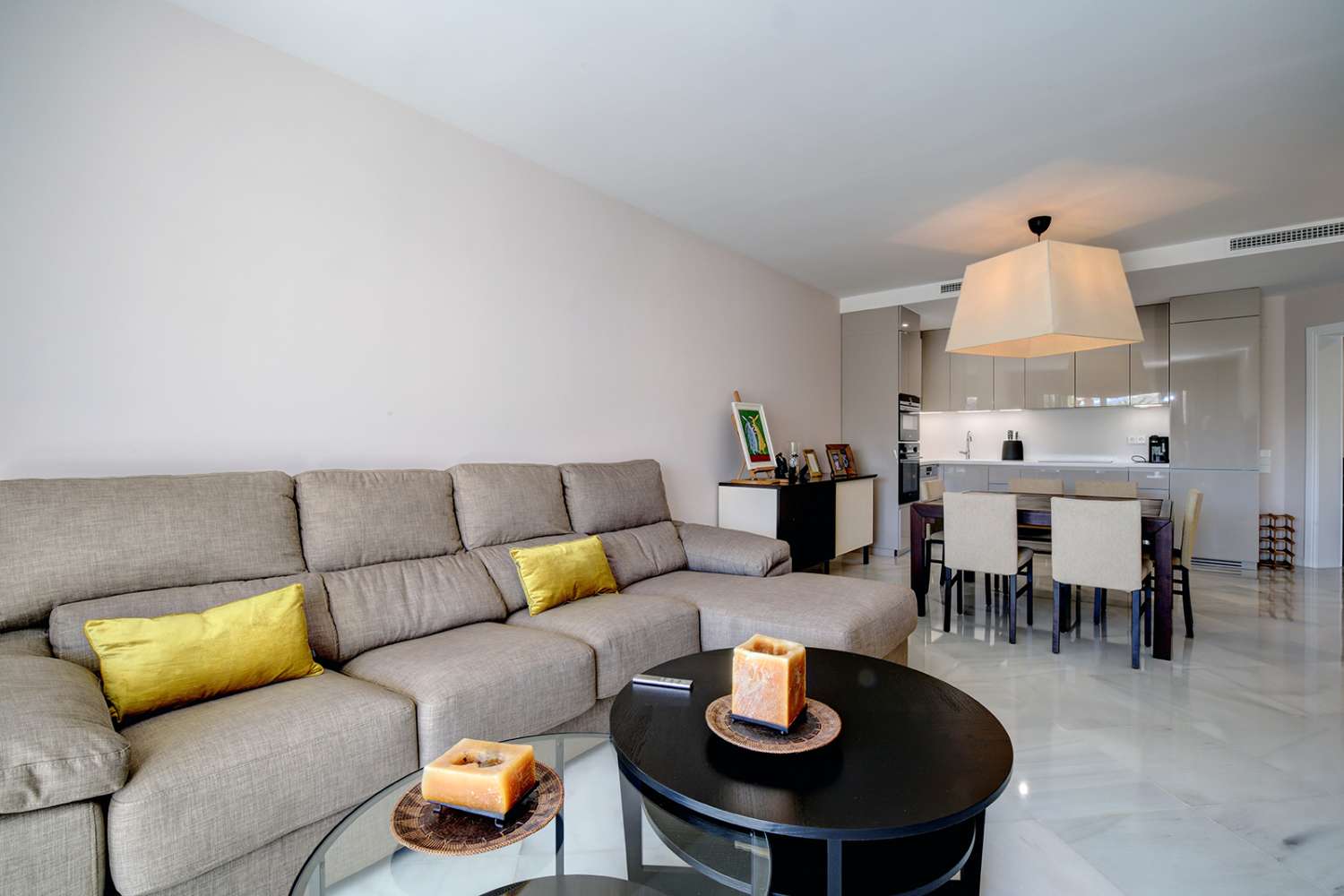 For rent apartment in Los Granados, Puerto Banus. First line beach complex, Marbella.