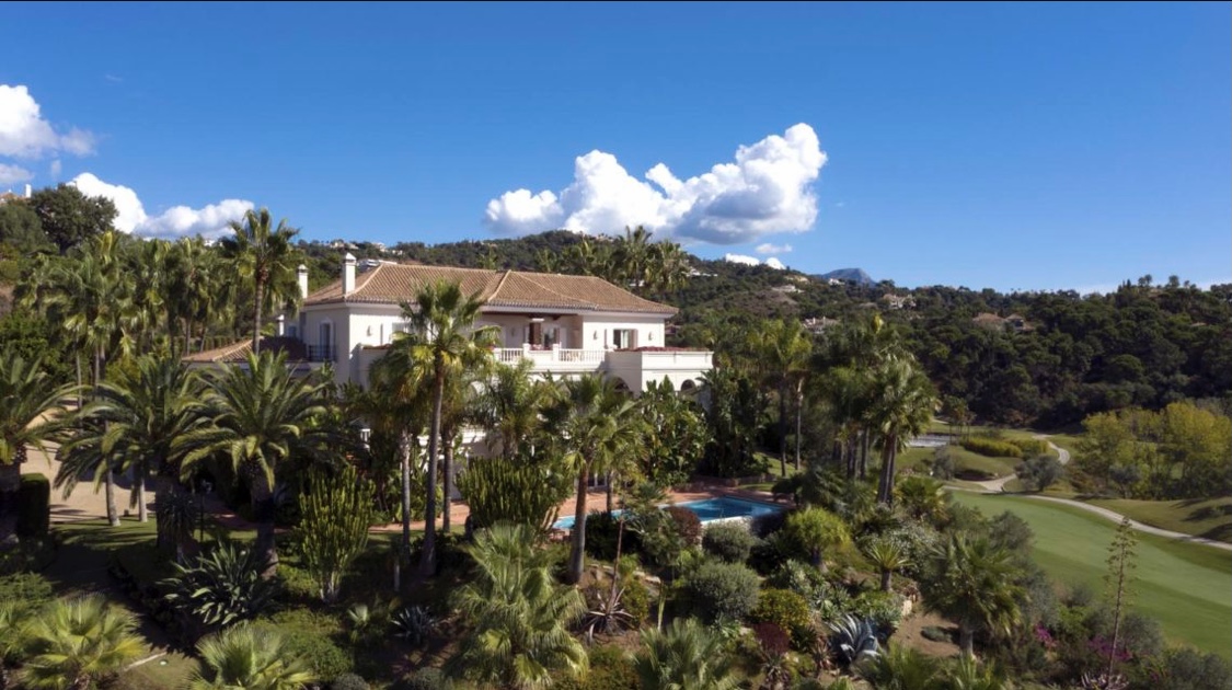 For sale, villa in La Zagaleta, Benahavis. Frontline Golf with panoramic sea view.