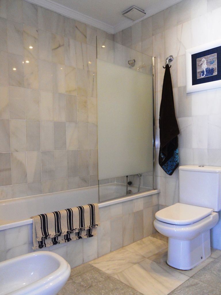 To the beach, Second Beach line