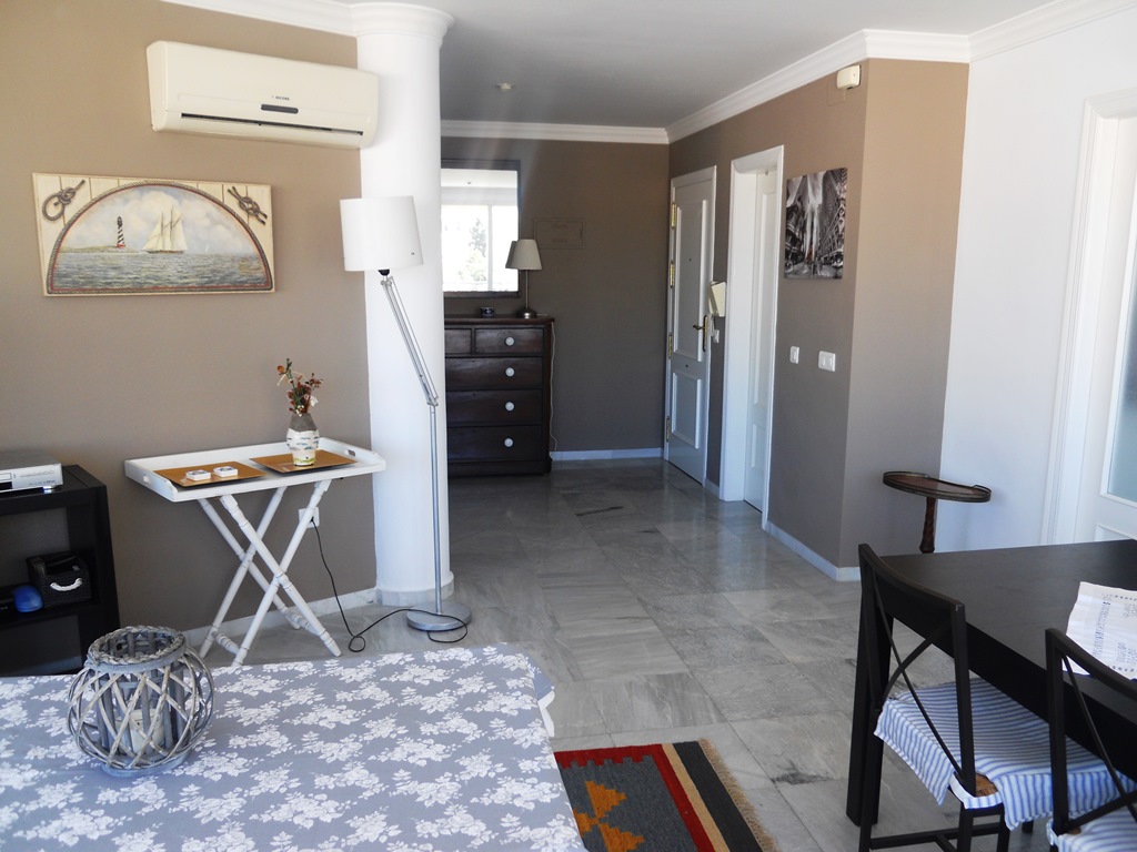 To the beach, Second Beach line