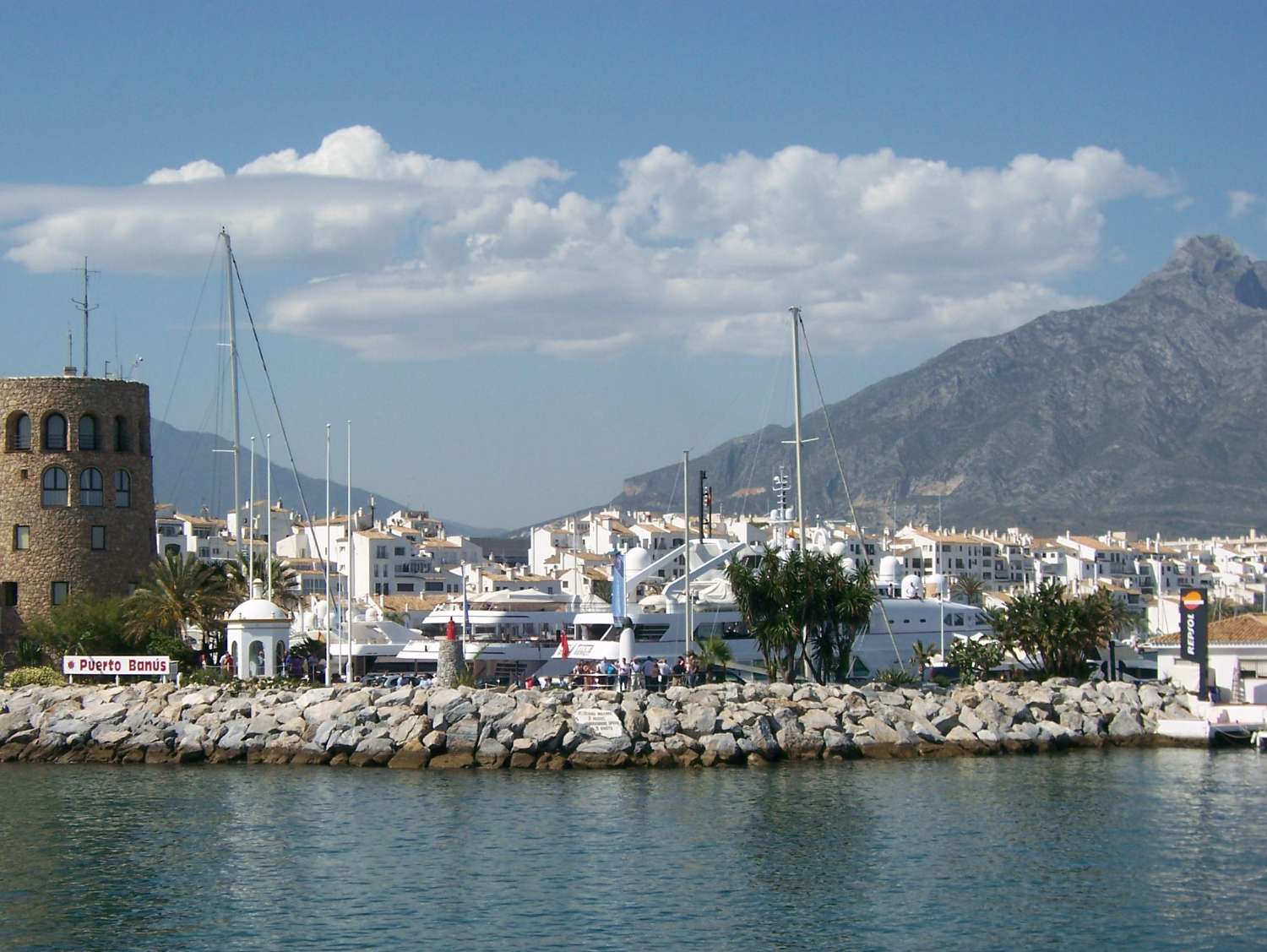 Vacation Rental. Apartment overlooking the sea. Puerto Banus, Marbella.