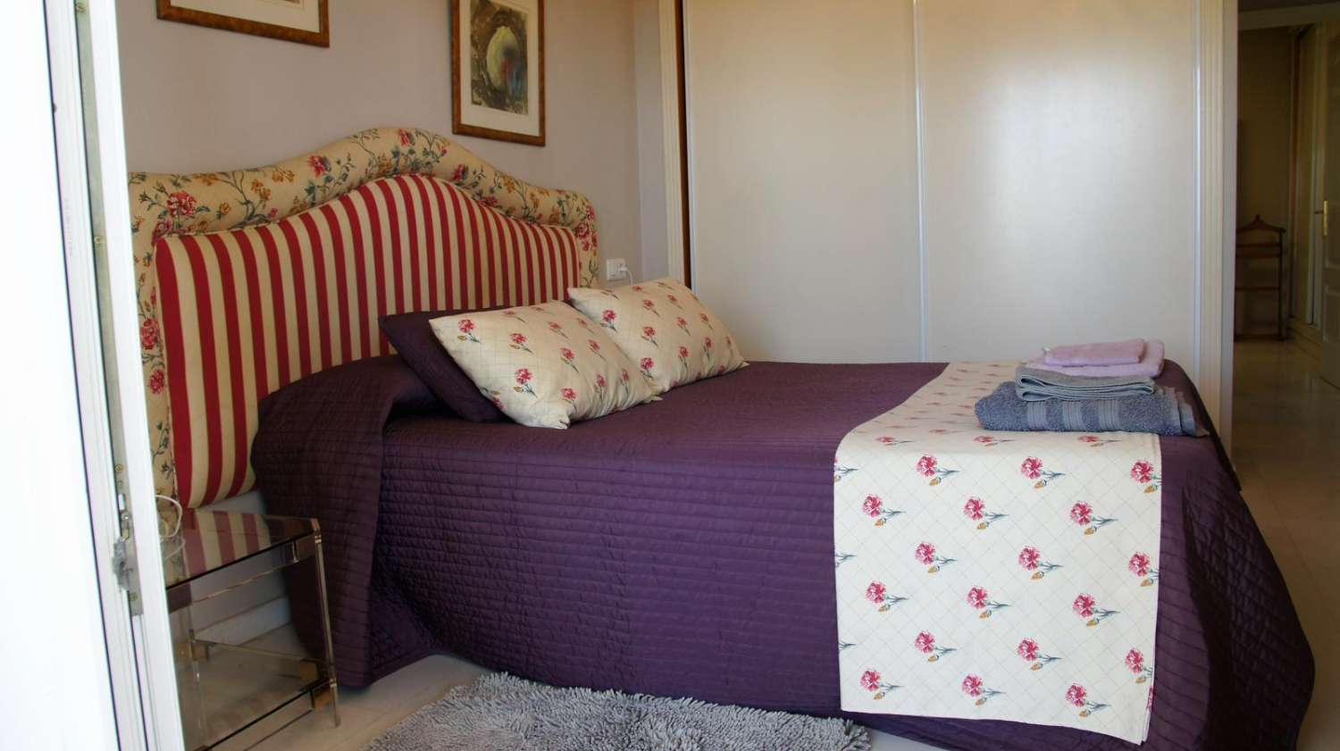 Vacation Rental. Apartment overlooking the sea. Puerto Banus, Marbella.