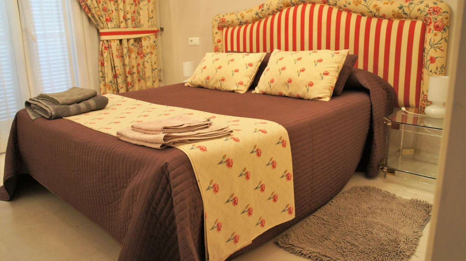 Vacation Rental. Apartment overlooking the sea. Puerto Banus, Marbella.