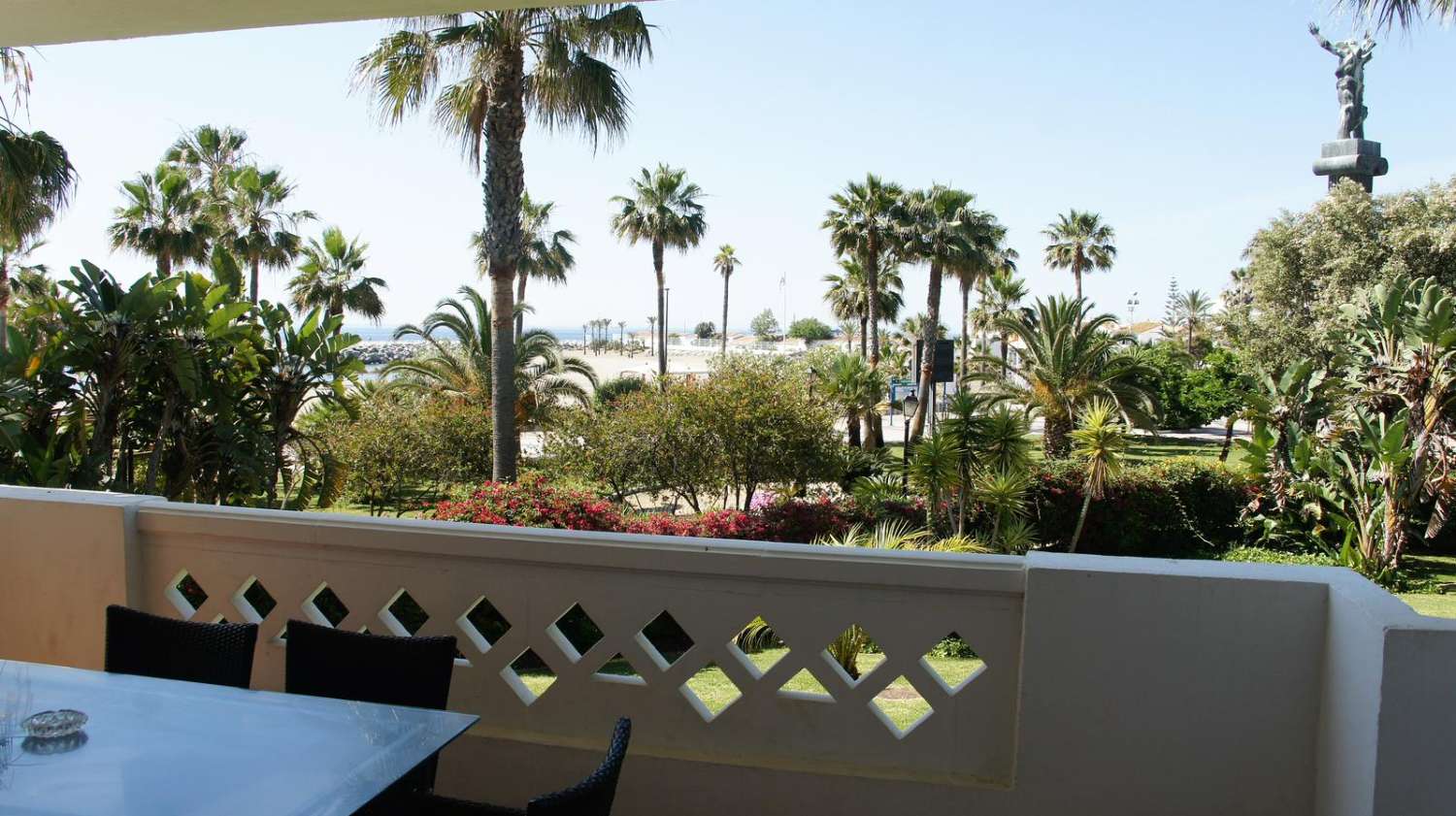 Vacation Rental. Apartment overlooking the sea. Puerto Banus, Marbella.