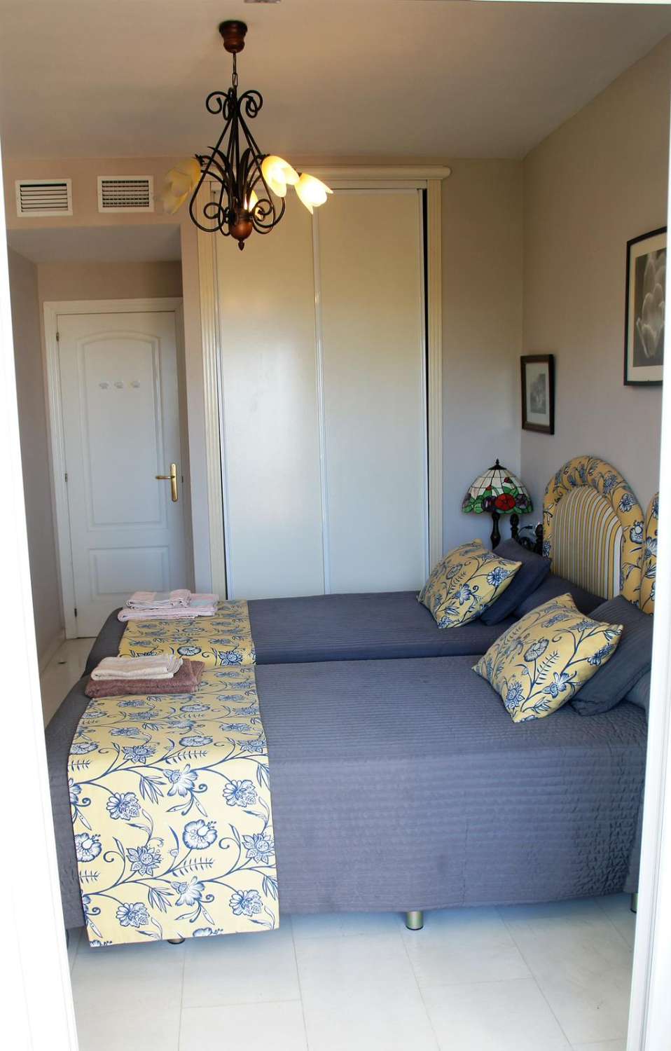 Vacation Rental. Apartment overlooking the sea. Puerto Banus, Marbella.