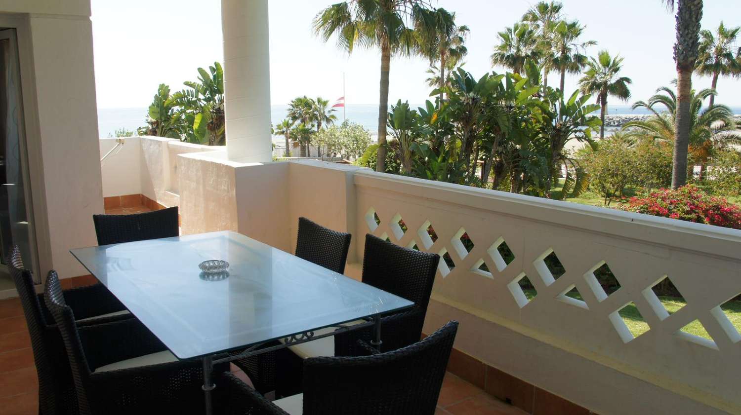Vacation Rental. Apartment overlooking the sea. Puerto Banus, Marbella.