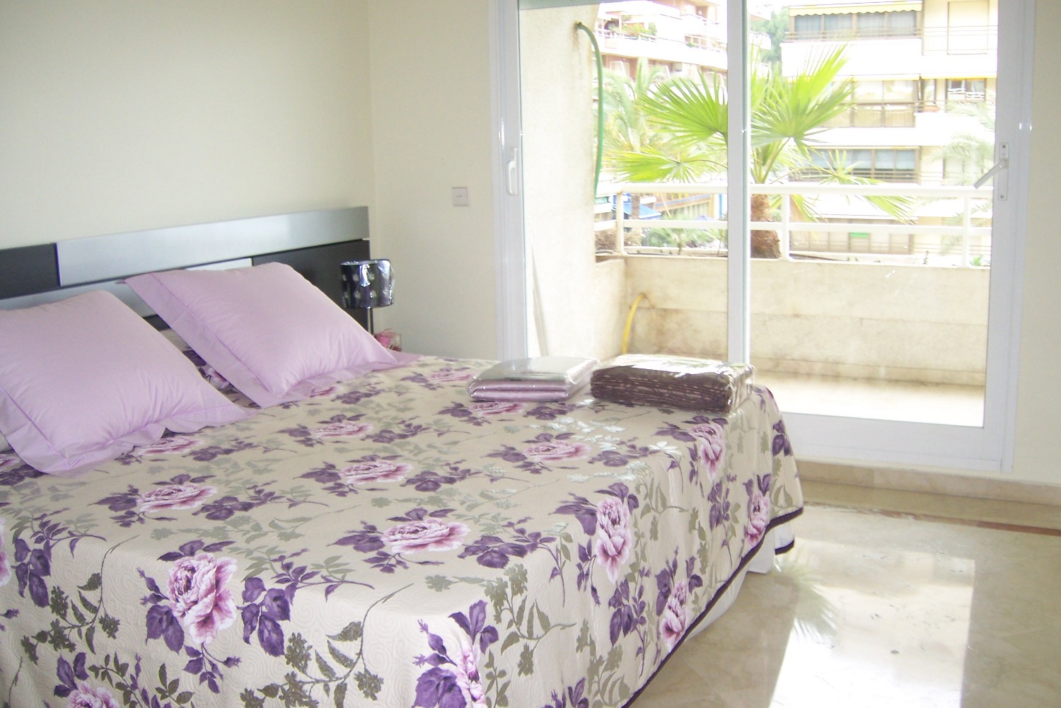 Overlooking the sea, steps from the beach, Marbella city