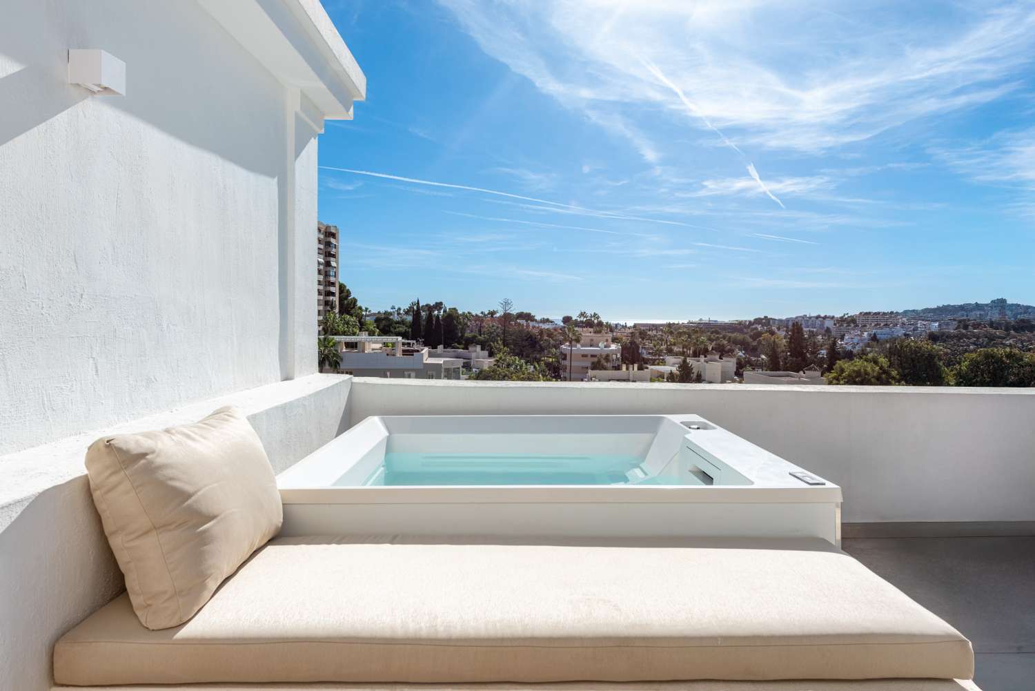 For sale, beautiful renovated semi-detached, sea views. In Aloha Gardens, Nueva Andalcia, Marbella.