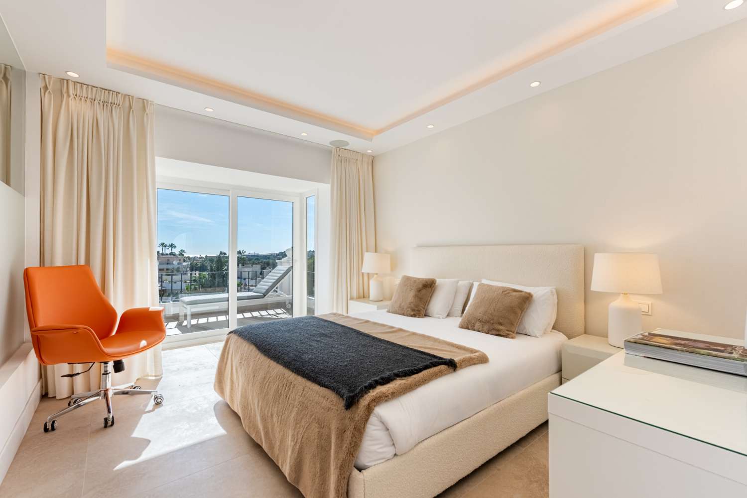 For sale, beautiful renovated semi-detached, sea views. In Aloha Gardens, Nueva Andalcia, Marbella.