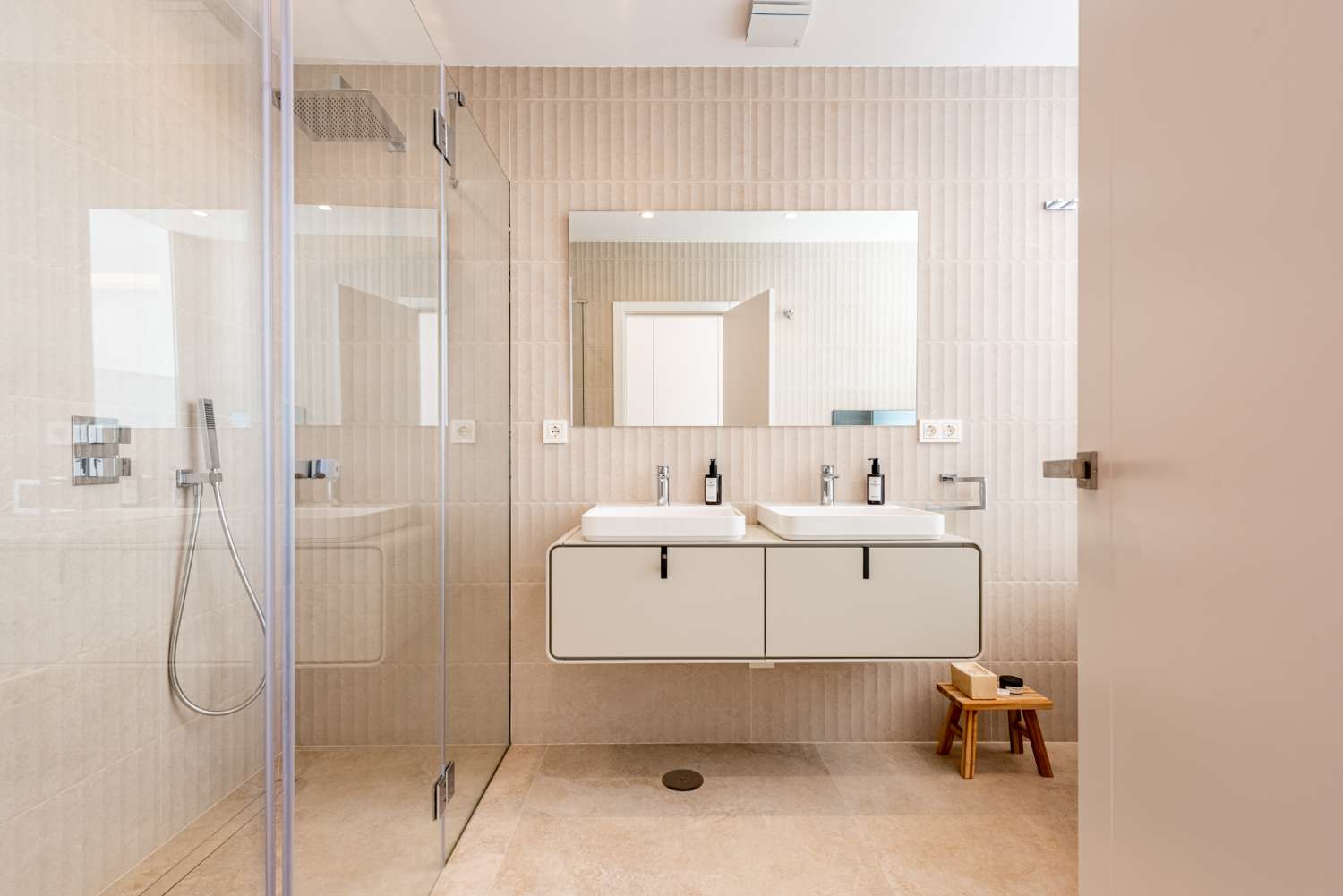 For sale, beautiful renovated semi-detached, sea views. In Aloha Gardens, Nueva Andalcia, Marbella.