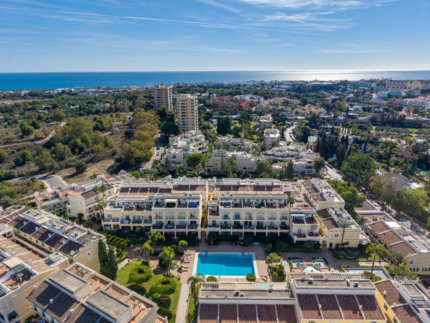 For sale, beautiful renovated semi-detached, sea views. In Aloha Gardens, Nueva Andalcia, Marbella.