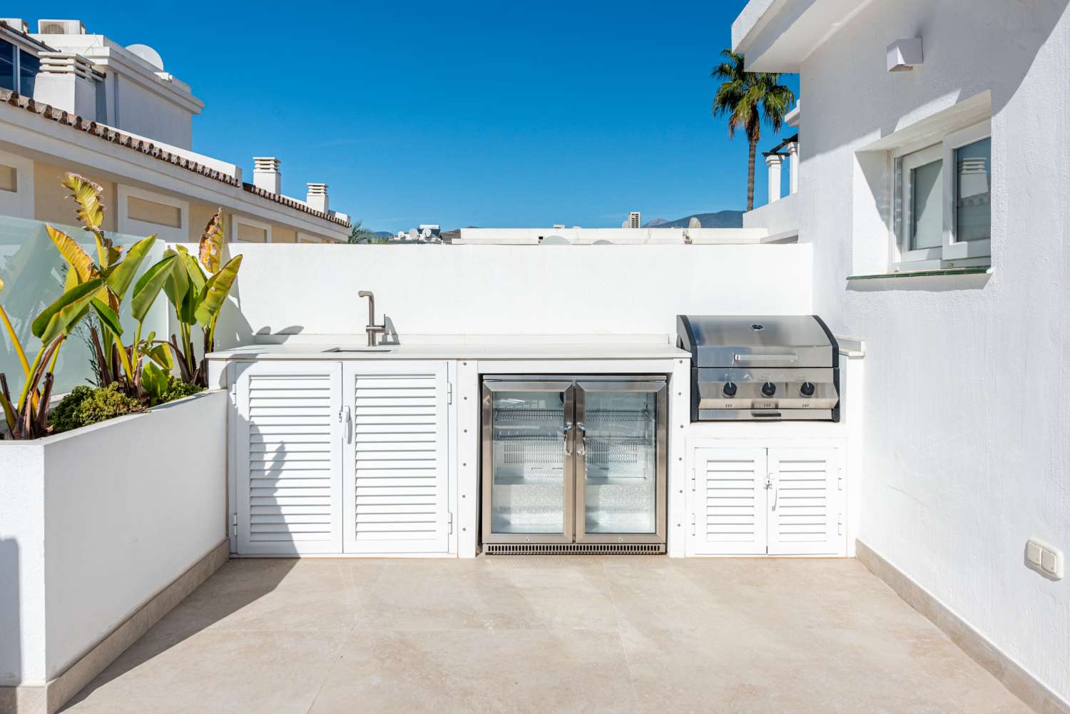 For sale, beautiful renovated semi-detached, sea views. In Aloha Gardens, Nueva Andalcia, Marbella.