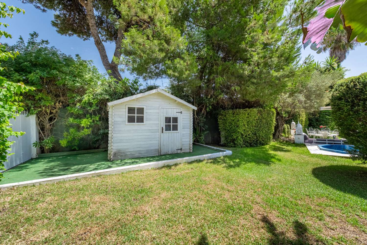 Villa for sale in Los Monteros, Marbella East, 100 meters from the beach.