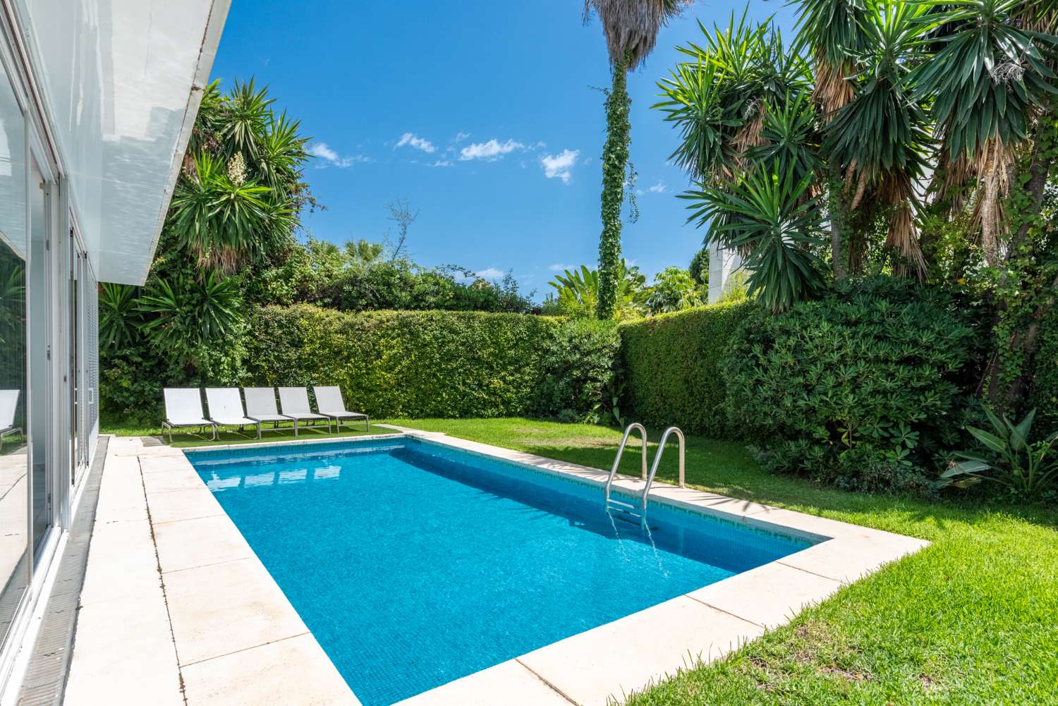 Villa for sale in Los Monteros, Marbella East, 100 meters from the beach.