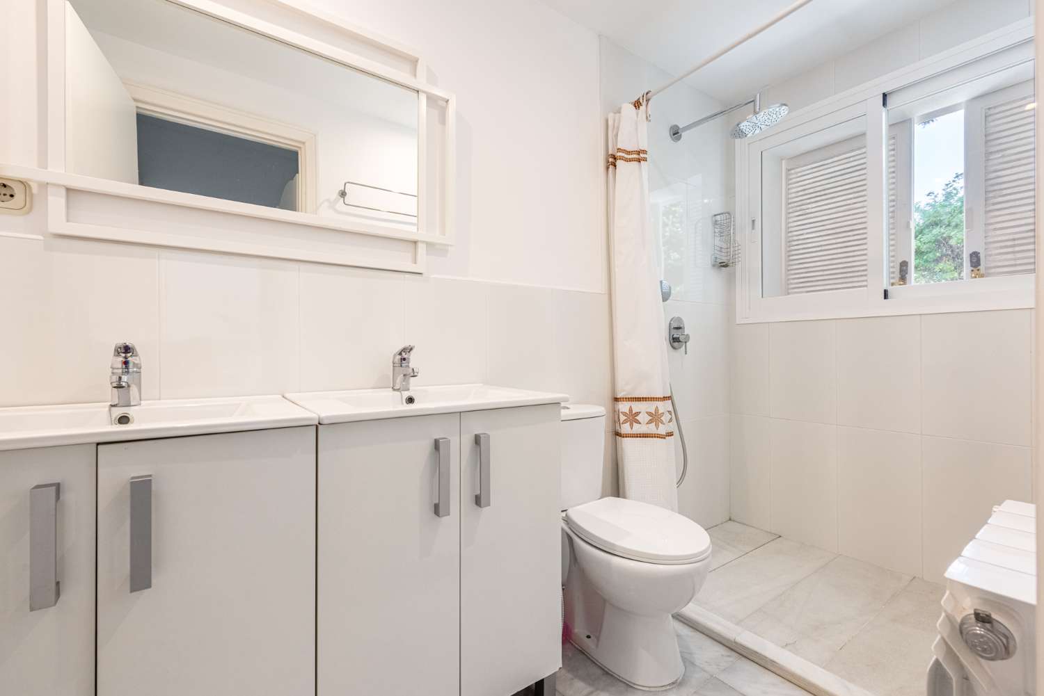 Villa for sale in Los Monteros, Marbella East, 100 meters from the beach.