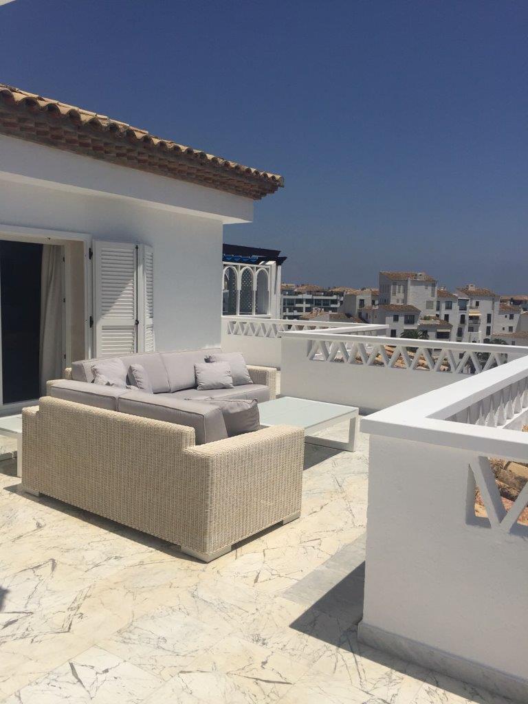 Large penthouse, with large terrace and wonderful views over Puerto Banus and to the distance some views to the sea.