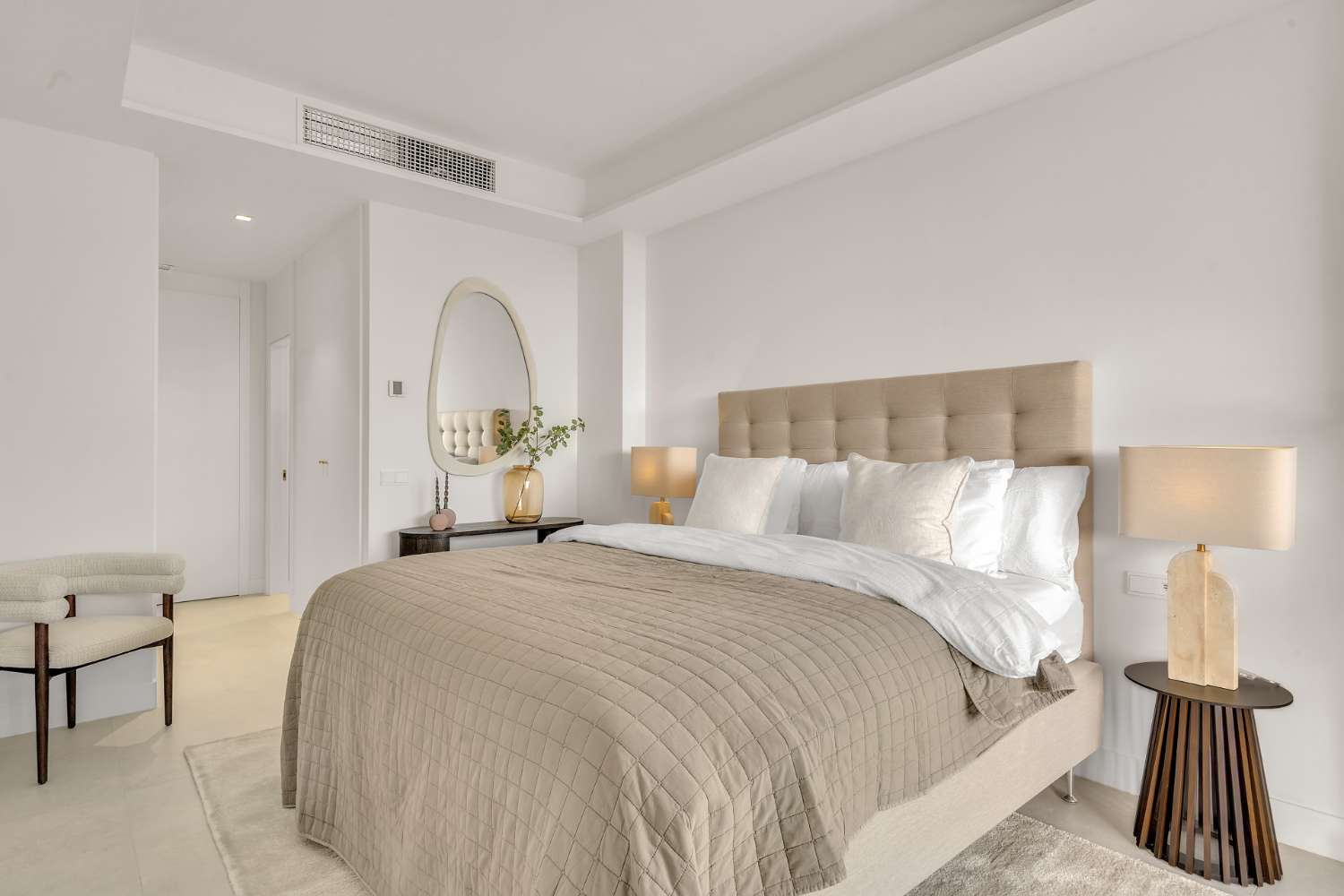 For sale, luxurious garden apartment with private pool, with 4 bedrooms, in Marbella East.