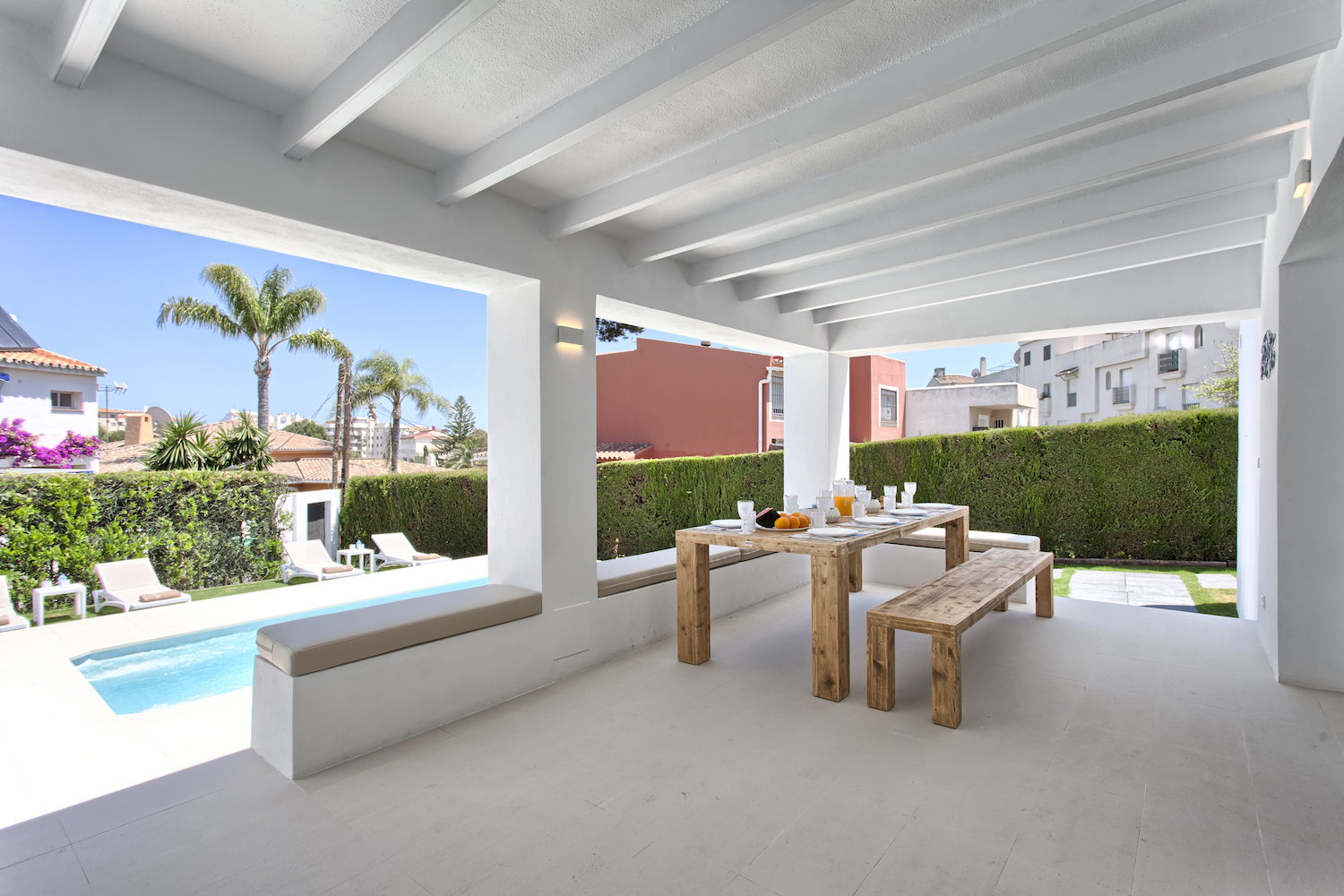 5 habitacions dobles, piscina privada, WiFi, Netflix. Vistes increïbles a la muntanya de la Concha