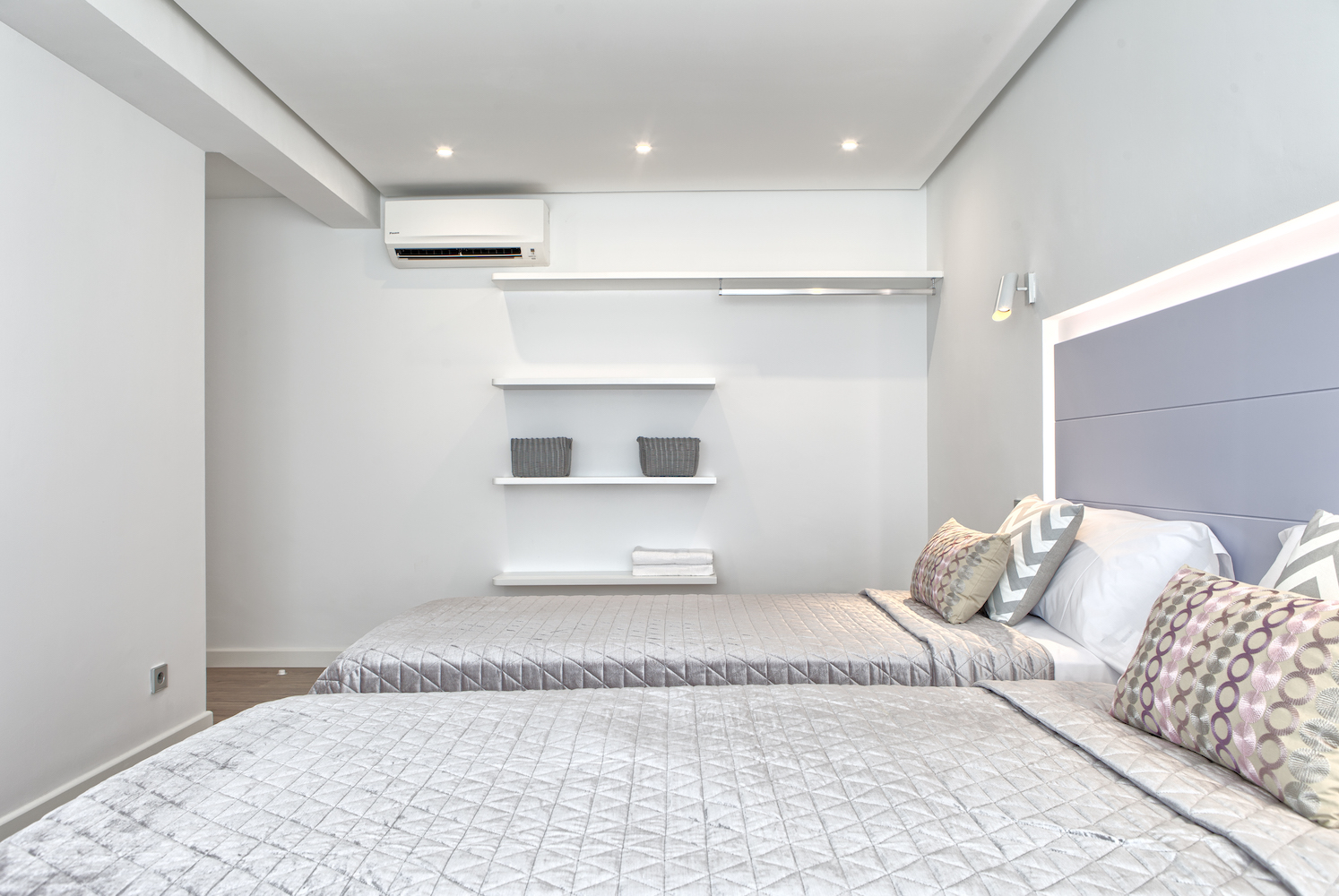 5 habitacions dobles, piscina privada, WiFi, Netflix. Vistes increïbles a la muntanya de la Concha