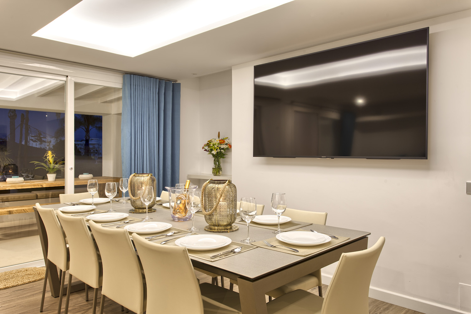 5 habitacions dobles, piscina privada, WiFi, Netflix. Vistes increïbles a la muntanya de la Concha