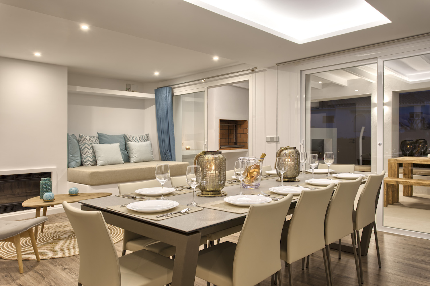 5 habitacions dobles, piscina privada, WiFi, Netflix. Vistes increïbles a la muntanya de la Concha